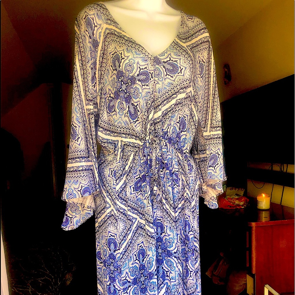 Sz L SCOOP NYC gorgeous floaty long in back shorter in front.
